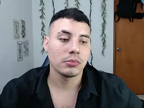 Snapshot of ENZO444_ chatting on December 15, 2025, 3:12 am ENZO444 online show from December 15, 2025, 3:12 am