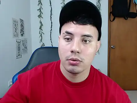 Snapshot of ENZO444_ chatting on December 18, 2025, 5:23 am ENZO444 online show from December 18, 2025, 5:23 am