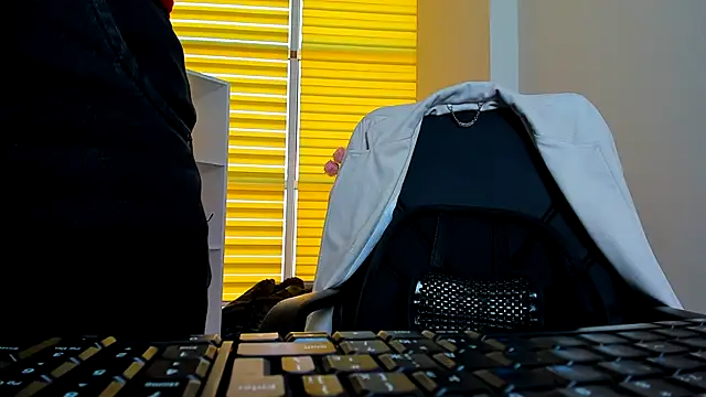 Aziza-New online show from March 4, 2026, 10:34 am