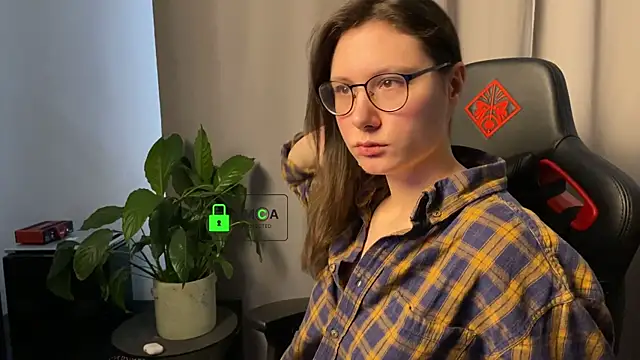 Snapshot of CloudLightt chatting on December 16, 2025, 11:36 am CloudLightt online show from December 16, 2025, 11:36 am