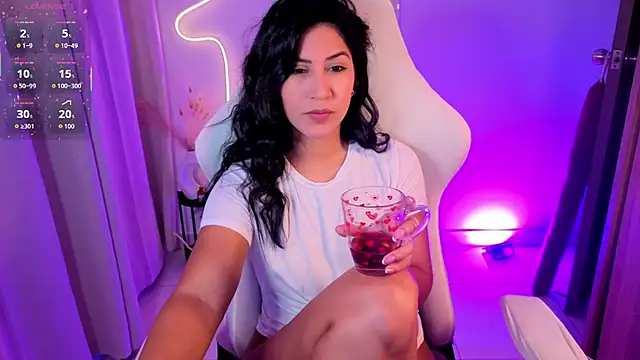 chloebum  online show from March 10, 2026, 11:03 am