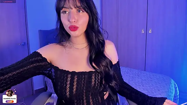 Snapshot of emily_kate_ chatting on June 19, 2026, 1:22 am emily kate online show from June 19, 2026, 1:22 am