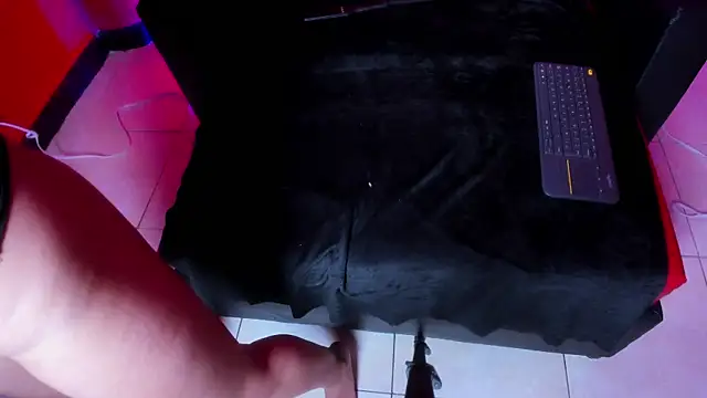 Miss Thiana online show from December 15, 2025, 7:41 pm