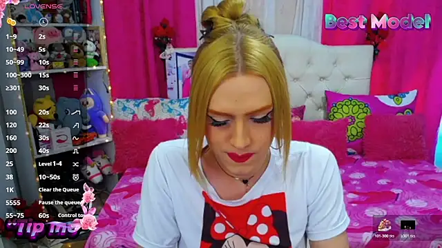 Snapshot of golden_girl01 chatting on June 11, 2026, 4:37 pm golden girl01 online show from June 11, 2026, 4:37 pm