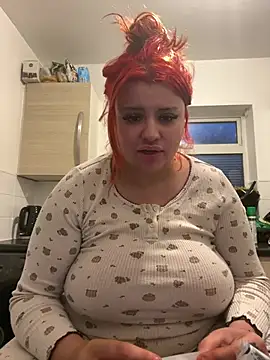 Snapshot of Curvybabesxxo chatting on January 13, 2026, 7:56 am Curvybabesxxo online show from January 13, 2026, 7:56 am