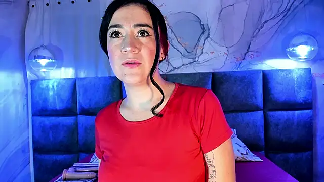 Victoria01  online show from April 17, 2026, 2:36 am