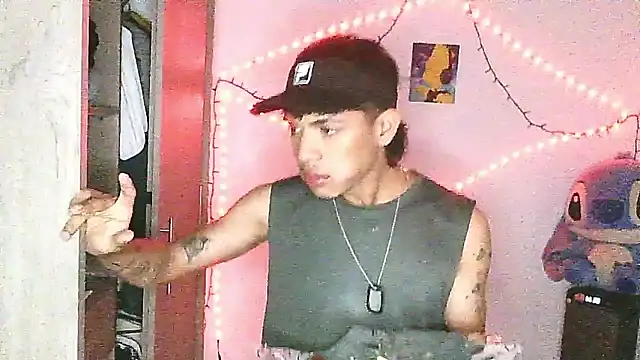 Snapshot of Glen_connor_11 chatting on January 12, 2026, 1:12 am Glen connor 11 online show from January 12, 2026, 1:12 am