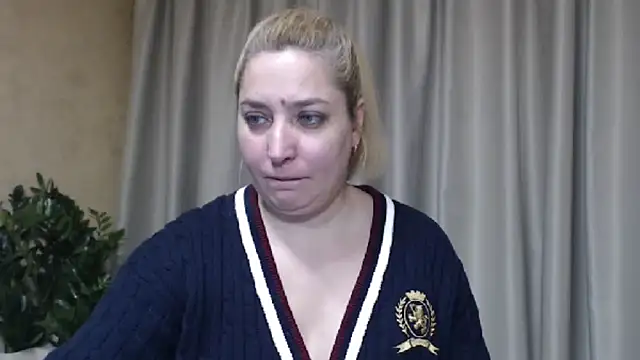 sweetpussy13 online show from February 15, 2026, 8:24 am