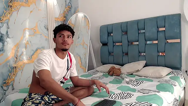 DIAMOND BLACKS online show from April 21, 2026, 7:15 am