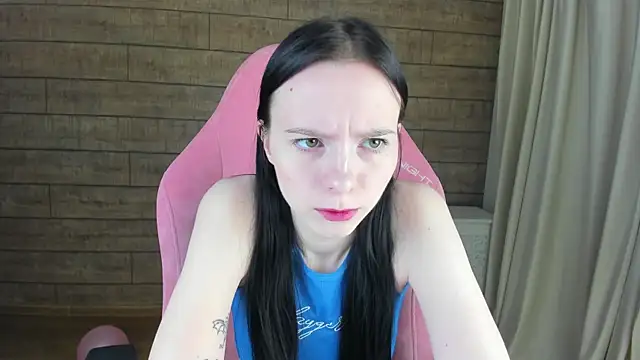 ArinaKubrick online show from April 17, 2026, 4:10 pm