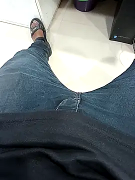 strongtits online show from December 16, 2025, 12:53 pm