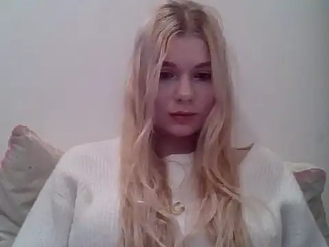 Snapshot of GeorginaLovely chatting on December 17, 2025, 3:39 pm GeorginaLovely online show from December 17, 2025, 3:39 pm