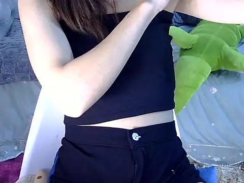 Chichi 86 online show from January 7, 2026, 4:28 am