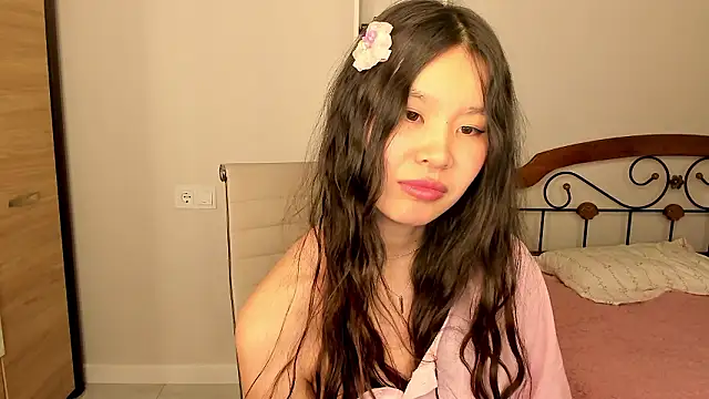 Snapshot of amiya_cute chatting on March 1, 2026, 2:39 pm amiya cute online show from March 1, 2026, 2:39 pm