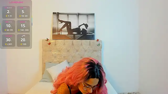 Snapshot of Parislennon chatting on February 24, 2026, 8:31 pm Parislennon online show from February 24, 2026, 8:31 pm