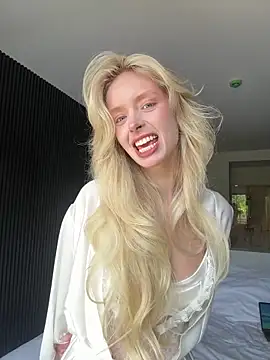 SunnyShiney online show from February 17, 2026, 2:53 am