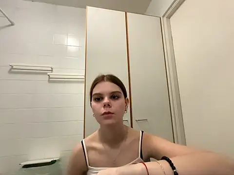 LeyaFlamy online show from December 13, 2025, 8:04 pm