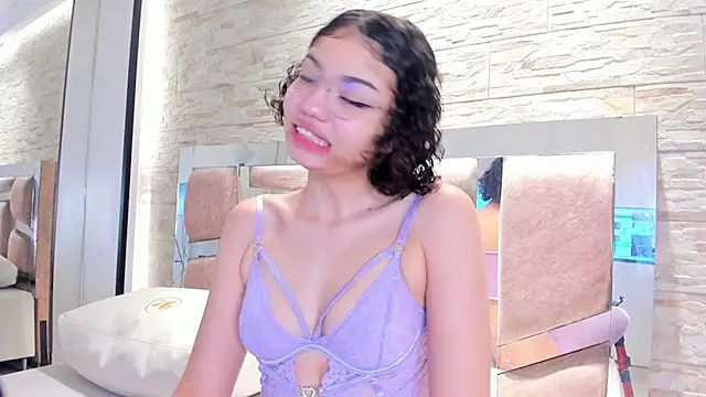 chloe cortez online show from February 22, 2026, 10:50 am