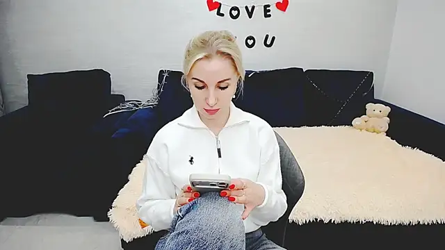 Hanna--Sweet online show from February 9, 2026, 3:43 pm