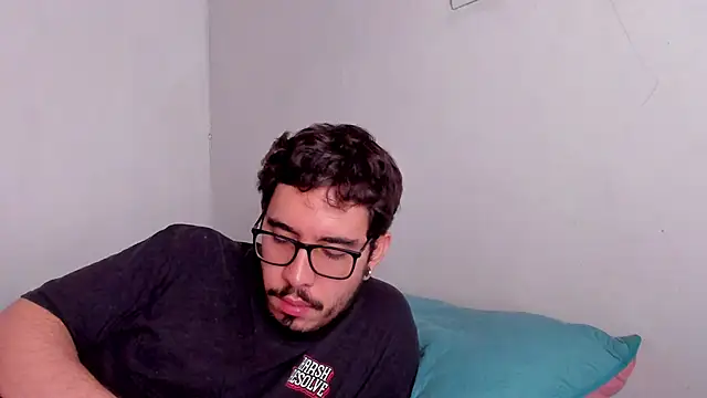 Snapshot of SexyViolet_ chatting on December 17, 2025, 4:12 pm SexyViolet online show from December 17, 2025, 4:12 pm