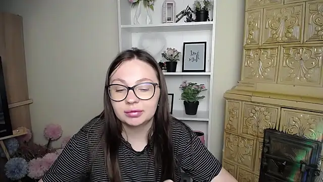 LiliaErmi online show from June 14, 2026, 6:58 am