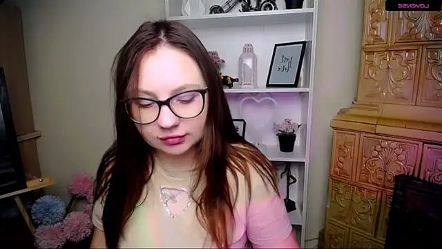 Snapshot of LiliaErmi chatting on December 14, 2025, 9:48 am LiliaErmi online show from December 14, 2025, 9:48 am