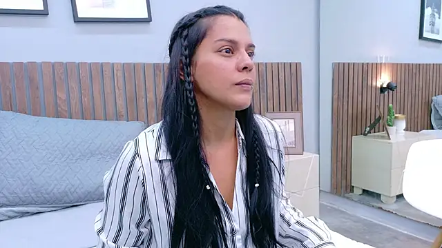 Mia Bellefort online show from March 9, 2026, 8:23 pm