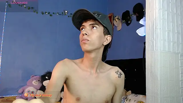 Juan Gomezz26 online show from August 4, 2026, 10:36 pm