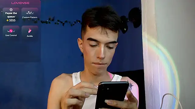 Juan Gomezz26 online show from June 22, 2026, 12:27 am
