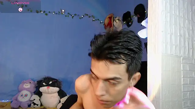 Juan Gomezz26 online show from August 2, 2026, 11:13 pm