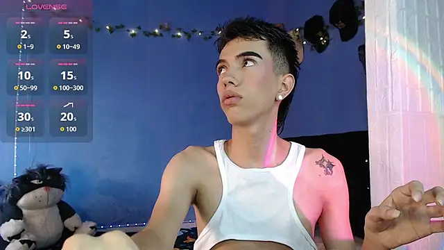 Juan Gomezz26 online show from July 17, 2026, 9:56 pm