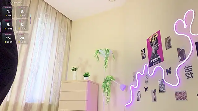 DreamyPalace online show from February 17, 2026, 1:19 pm