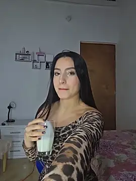 Esmeralda Rossi online show from February 15, 2026, 6:25 am