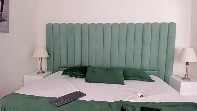 Scarlett  Noir online show from April 19, 2026, 7:38 pm