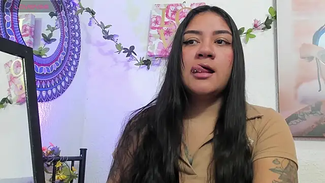 Hanna moore10 online show from April 16, 2026, 9:15 pm