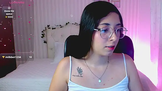 emmalove doll online show from February 23, 2026, 1:07 am