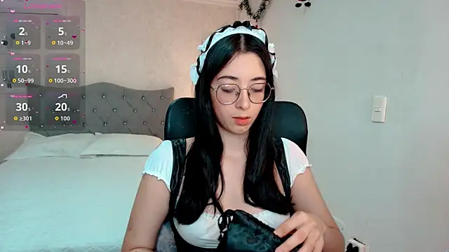 emmalove doll online show from January 8, 2026, 1:28 pm