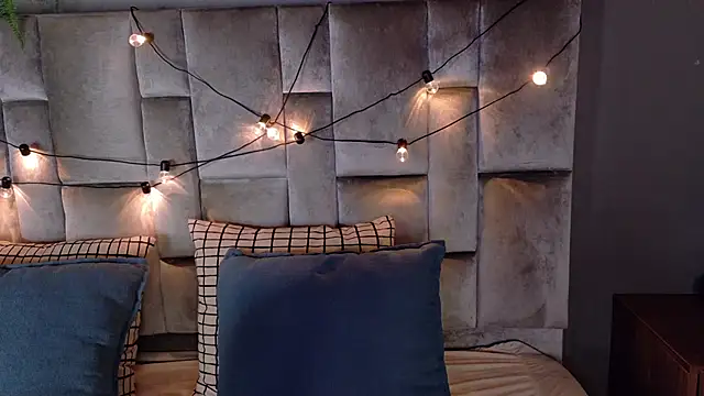 Miia Anderson online show from March 25, 2026, 11:53 am