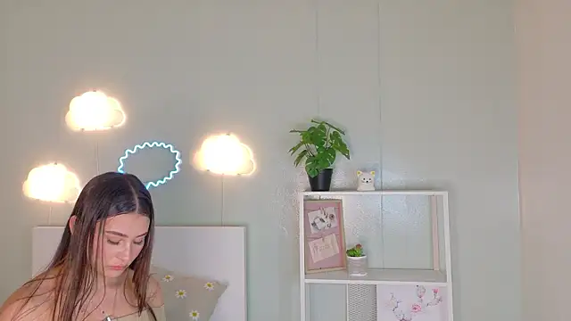 Miia Anderson online show from February 5, 2026, 8:59 pm