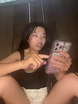 Snapshot of lux-su chatting on April 23, 2026, 3:35 am lux-su online show from April 23, 2026, 3:35 am