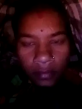 Snapshot of swartilodhi123 chatting on December 17, 2025, 2:44 pm swartilodhi123 online show from December 17, 2025, 2:44 pm