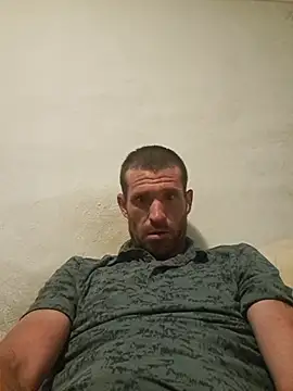 Snapshot of Good1Good4 chatting on December 17, 2025, 2:05 am Good1Good4 online show from December 17, 2025, 2:05 am