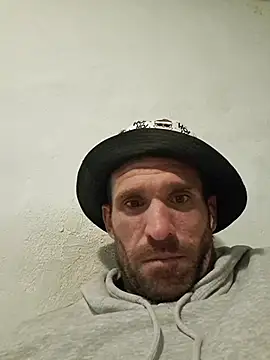 Snapshot of Good1Good4 chatting on December 17, 2025, 10:48 pm Good1Good4 online show from December 17, 2025, 10:48 pm