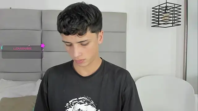 JoshClaarktt online show from April 8, 2026, 4:03 am