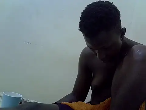 Snapshot of sweetblack_puss chatting on December 15, 2025, 7:47 am sweetblack puss online show from December 15, 2025, 7:47 am