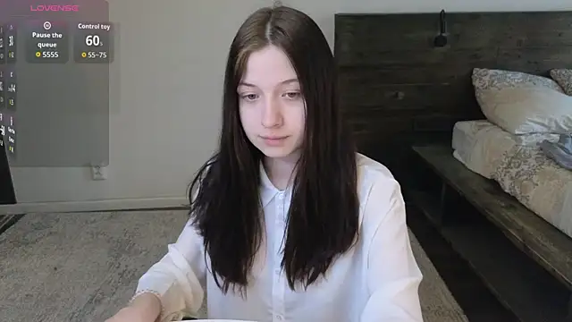 AlicePowells online show from April 7, 2026, 11:23 am