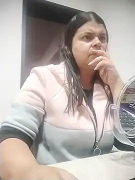 Snapshot of AngeSofia44 chatting on December 18, 2025, 1:37 pm AngeSofia44 online show from December 18, 2025, 1:37 pm