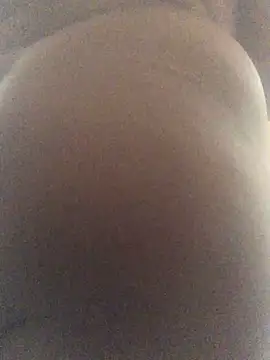 Snapshot of pearlavih25_la chatting on December 15, 2025, 12:11 pm pearlavih25 la online show from December 15, 2025, 12:11 pm