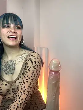 Adelaindiamond  online show from June 4, 2026, 12:43 pm