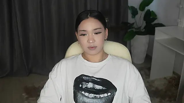 AyannaMilian online show from December 15, 2025, 8:53 am